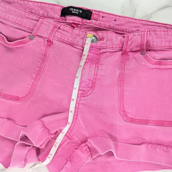Torrid Denim Shorts Mid Rise Cuffed Hem Patch Pockets Stretch Hot Pink 20 - Picture 9 of 10